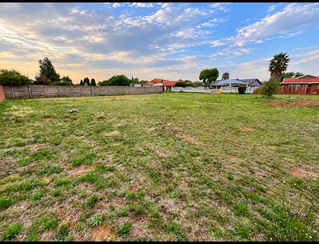 1,028M² VACANT LAND FOR SALE IN RIVERSDALE